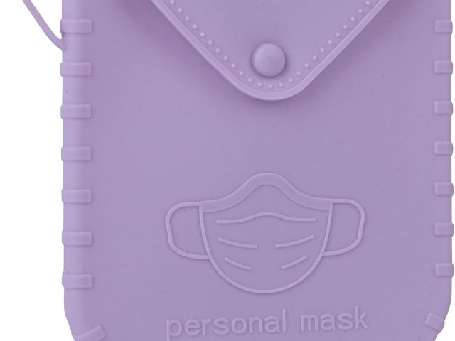 APLI – 18829 – Silicone mask holder with button closure LILA -Mask holder with handle- Ideal for surgical masks