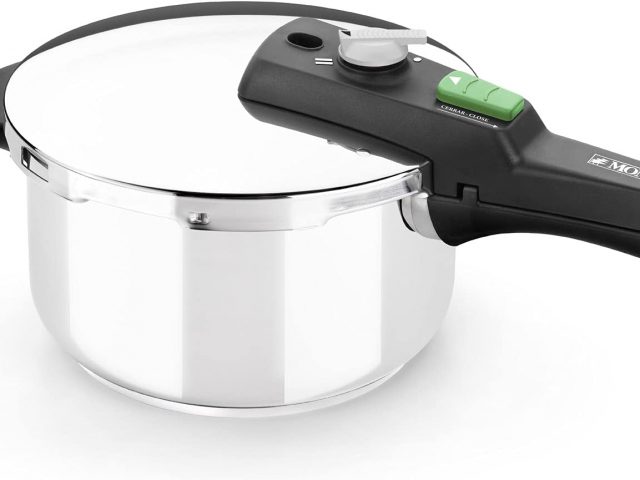 MONIX Quick 4 Litre Express Pot, Made of Stainless Steel, with Triple Safety System and 2 Pressure Levels, Suitable for All Types of Kitchens